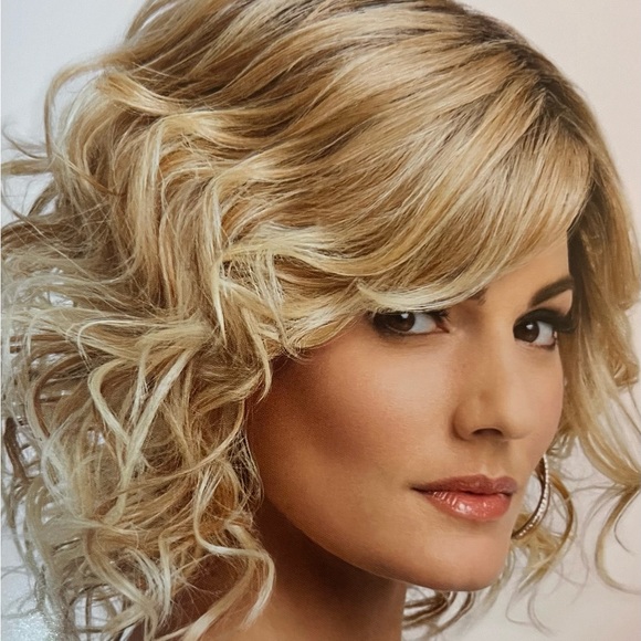 Raquel Welch It Curl
Pale Golden Honey RL16/88 - Picture 8 of 8